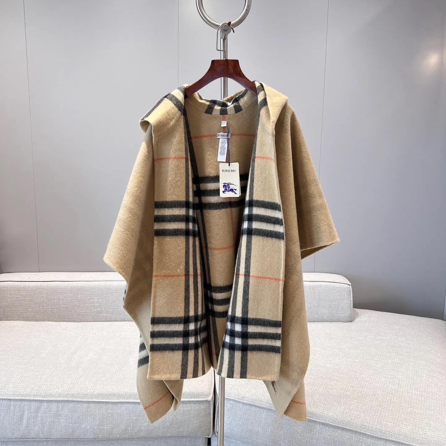 Burberry 羊绒 格纹 马术 帽子 日常造型款
