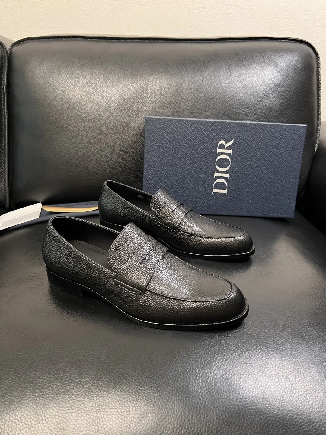 Dior 牛皮皮鞋 舒適百搭款