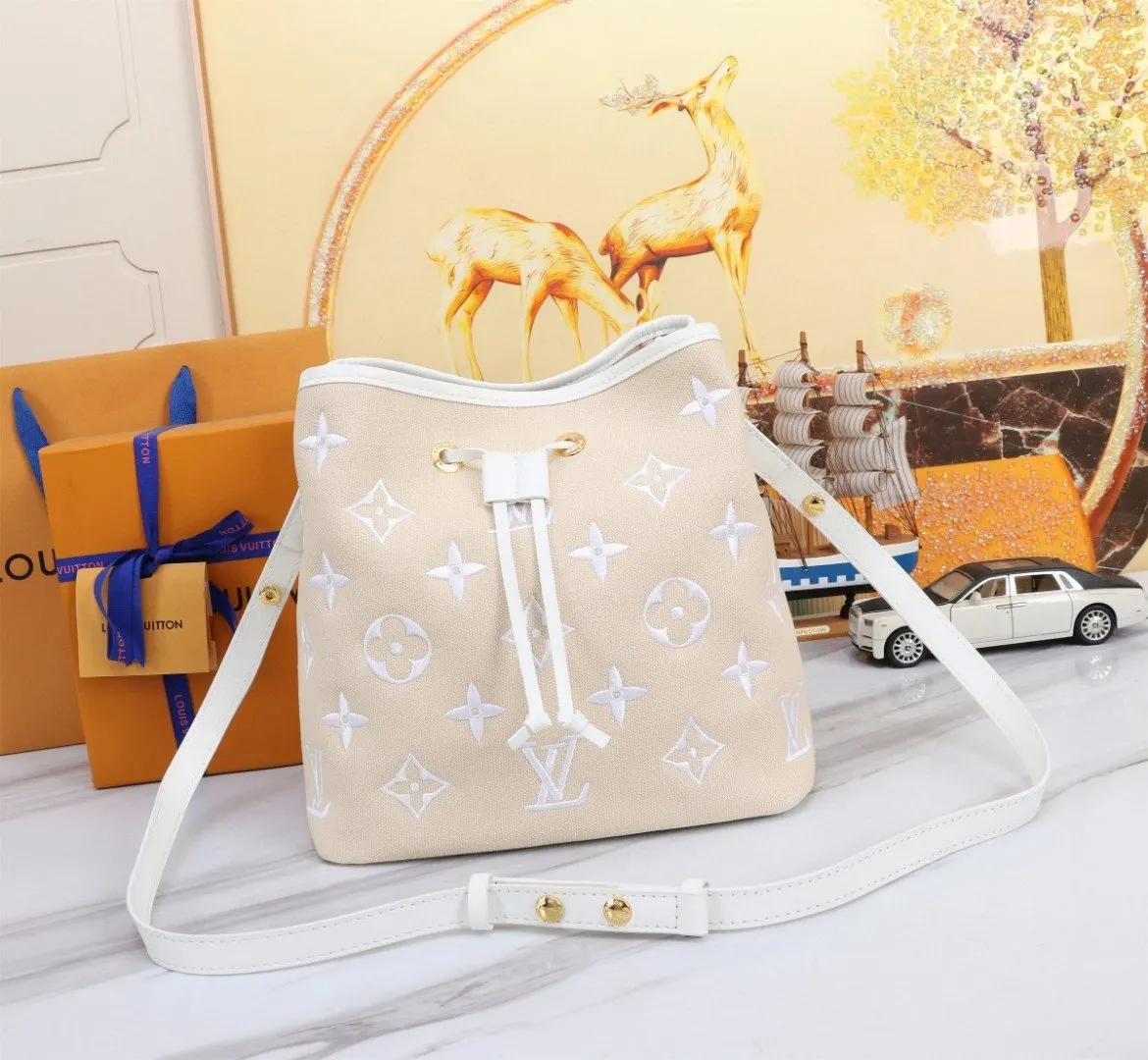 Louis Vuitton Bucket Bag Casual