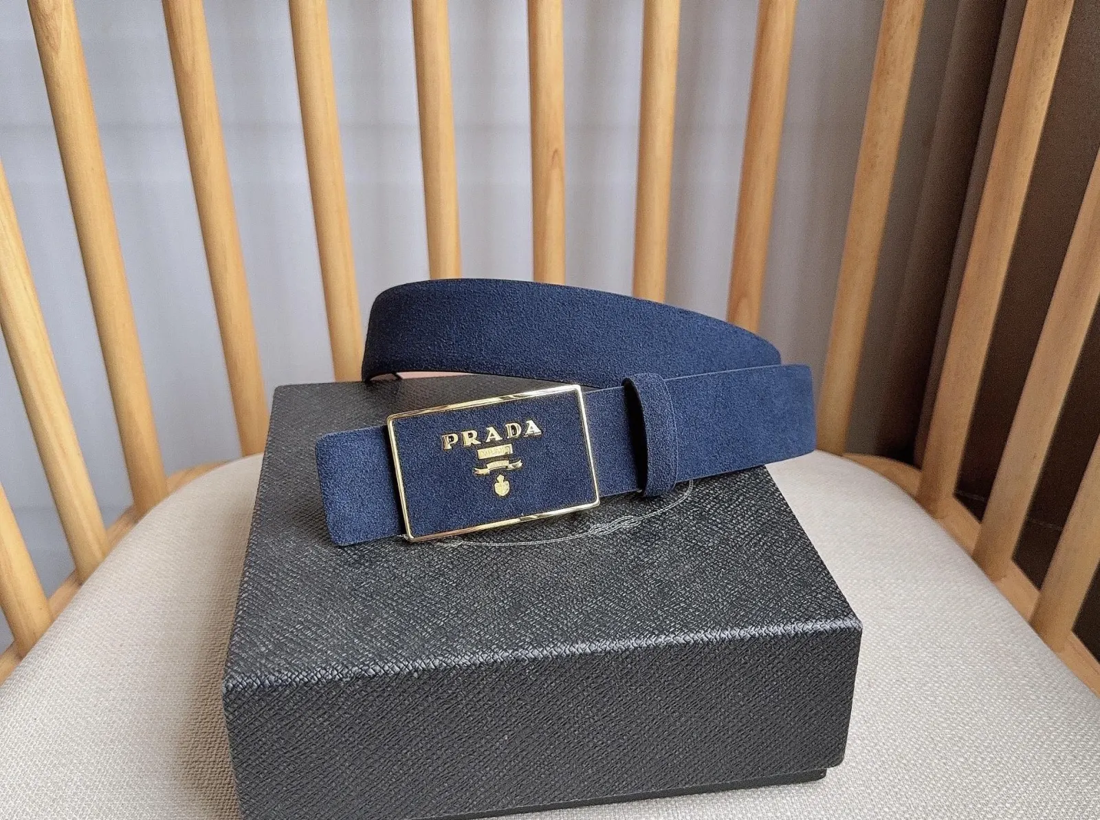 PRADA 牛皮 腰帶 通勤搭配款
