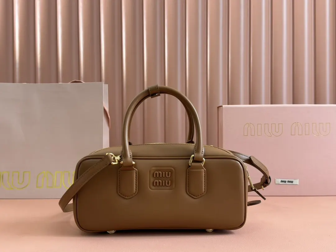 Miu Miu 牛皮手提包 精選款