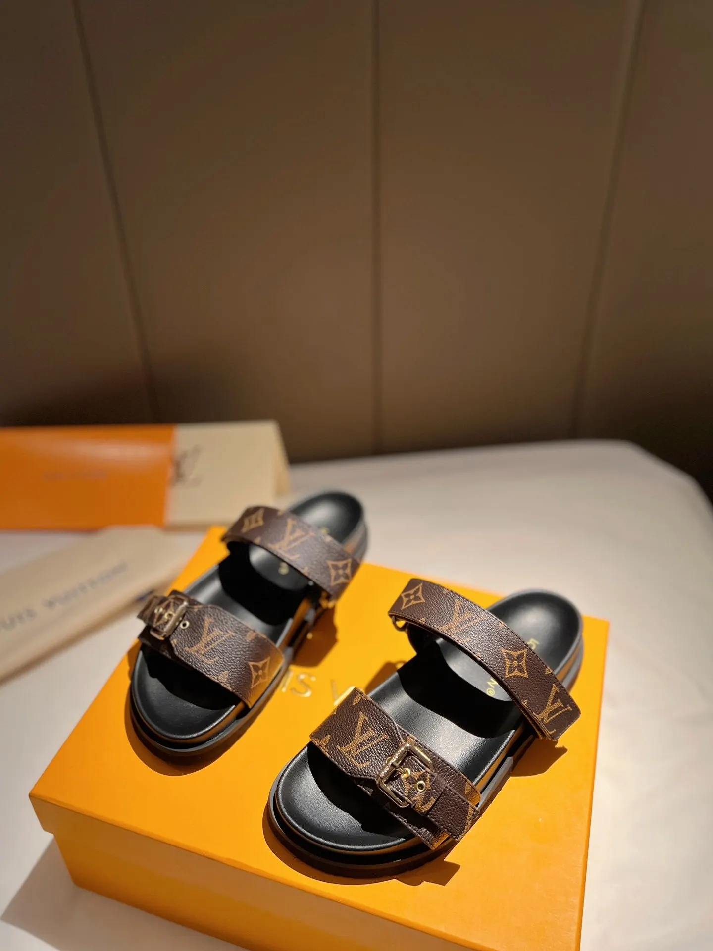 LV 經典老花 厚底拖鞋 休閒百搭款