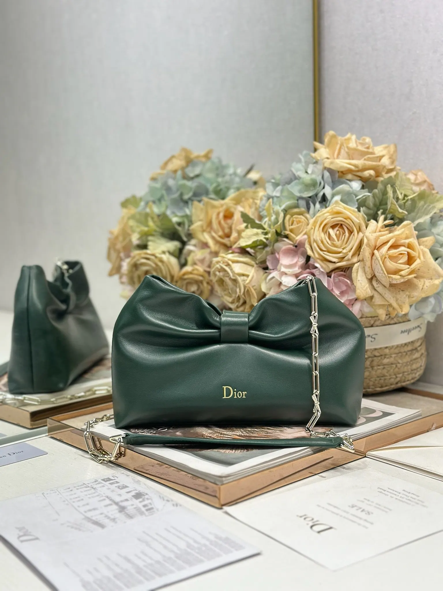 Dior 綠色 小牛皮 可拆卸鏈條以蝴蝶结 点缀更显精致 可手提或斜挎 鏈條包 精致鏈條款