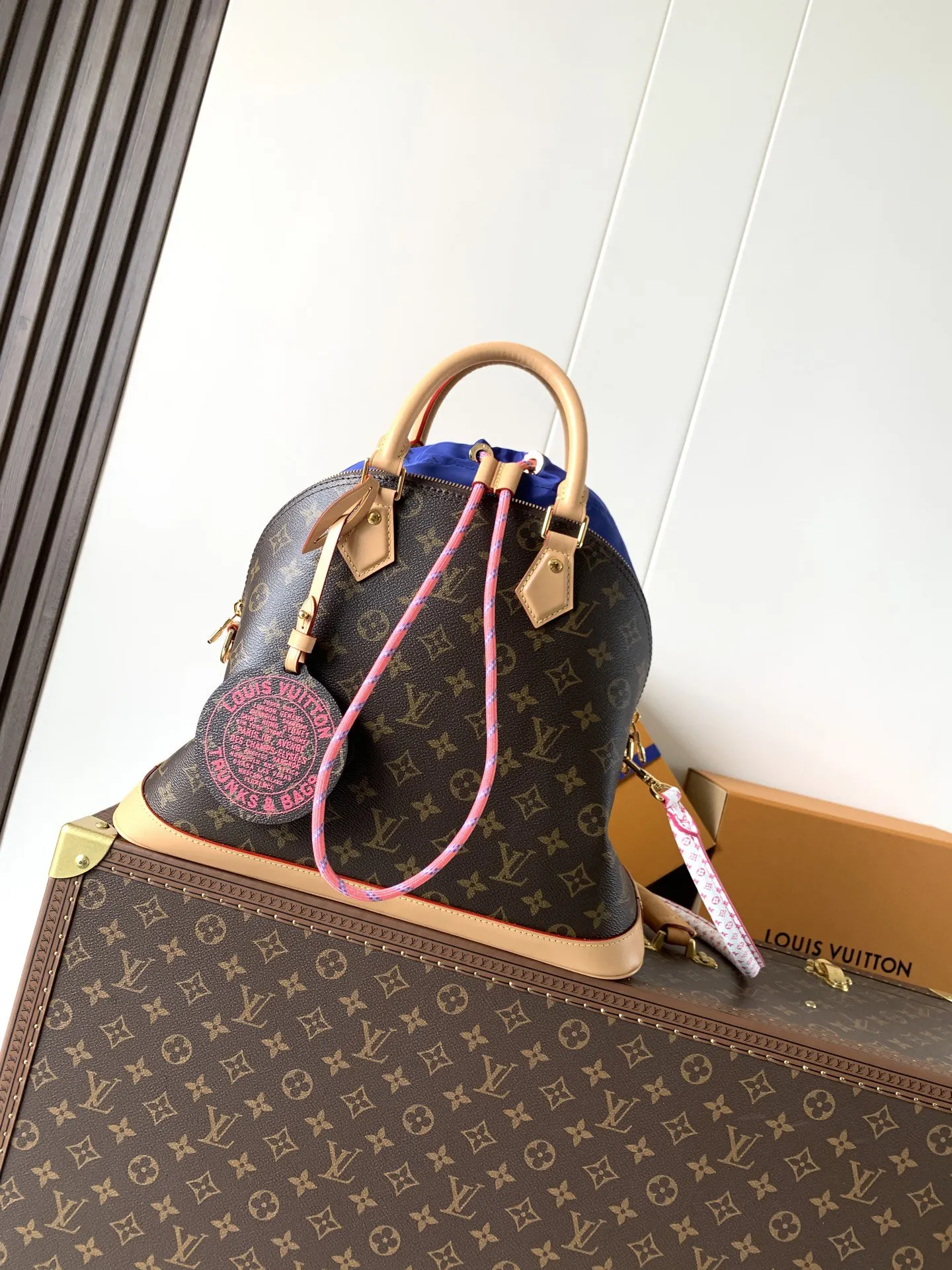 LV Alma 牛皮 棕鸵鸟纹 收納包 旅行收納款