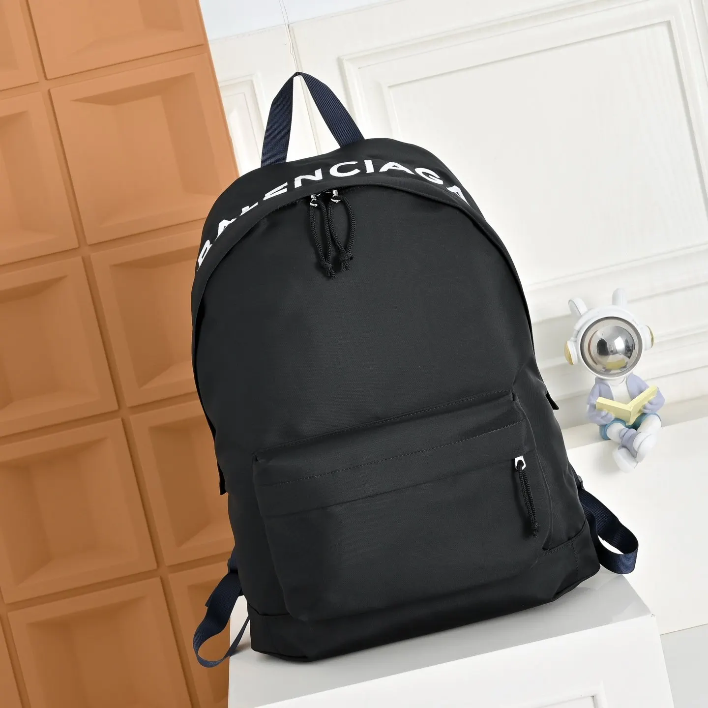 Balenciaga 级 爆巴黎世家 雙肩背包♠ 大书包 极 雙肩包 实用雙肩款