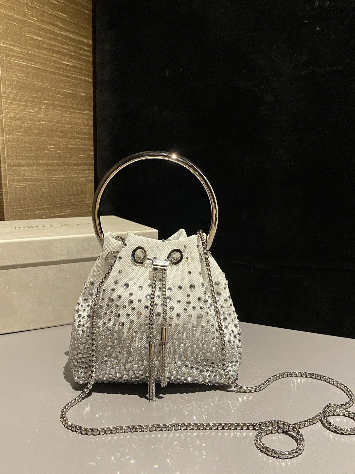 白色 Jimmy Choo 水桶包 休閒水桶款