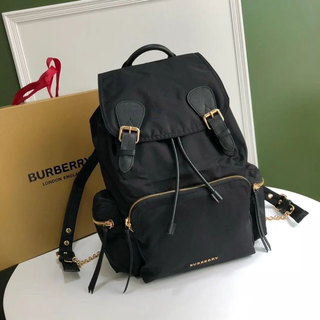 尼龍 黑 棕 「The Rucksack 军旅」为时装秀主 單肩包 日常單肩背款