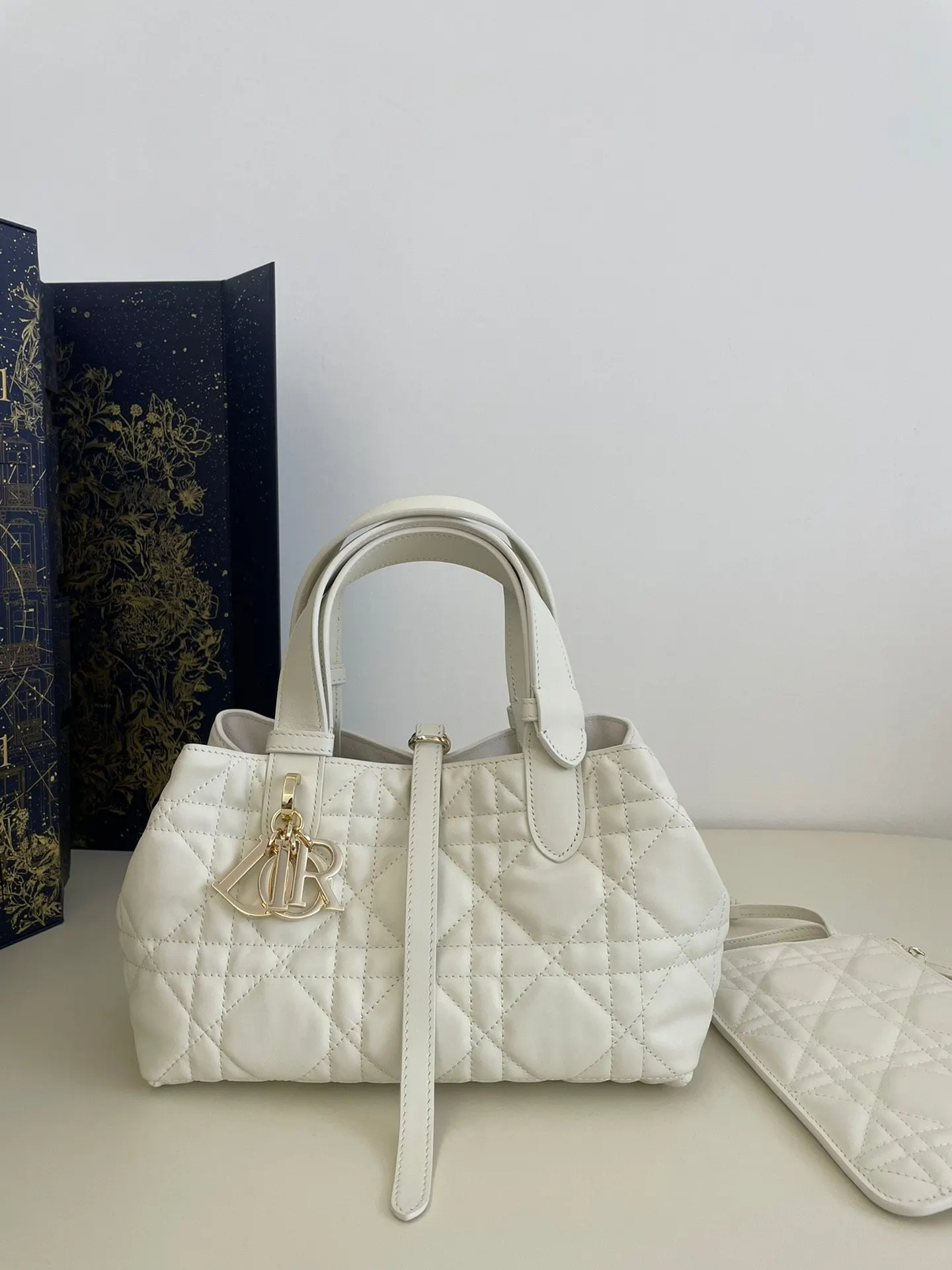 White Organizer Pouch Travel Leather