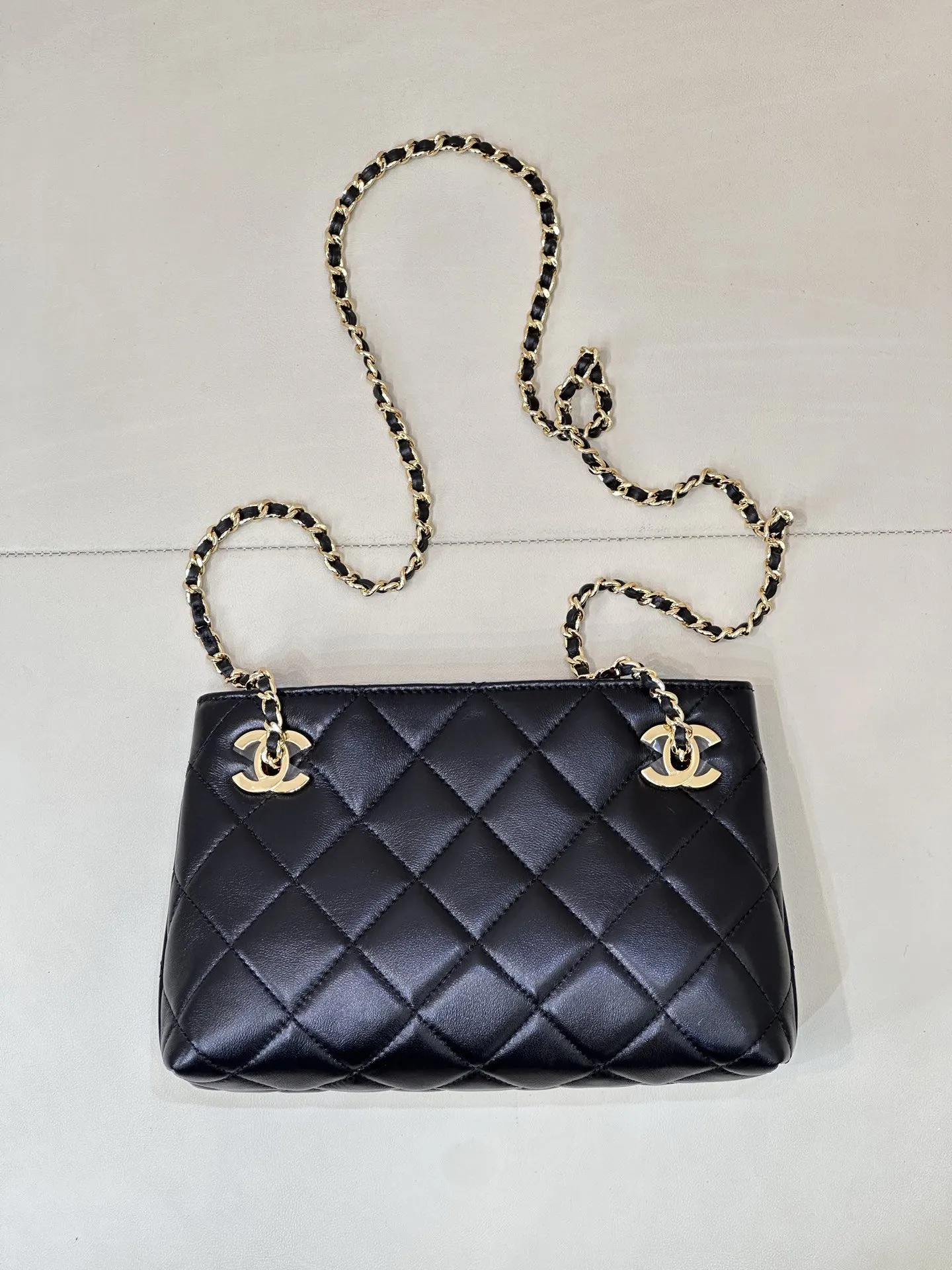 CHANEL 菱格紋牛皮Hobo腋下包 單肩背