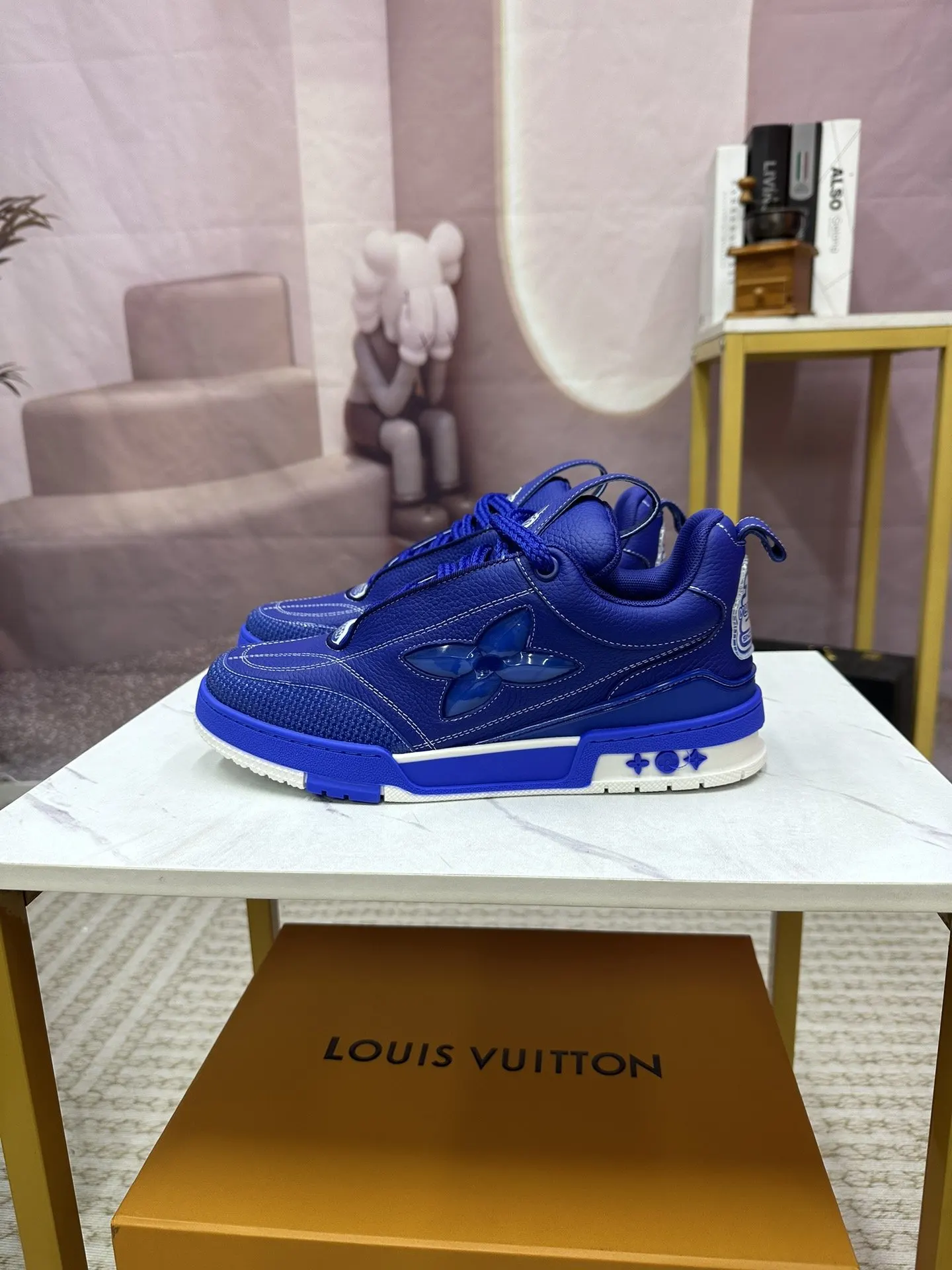 LV Casual Versatile