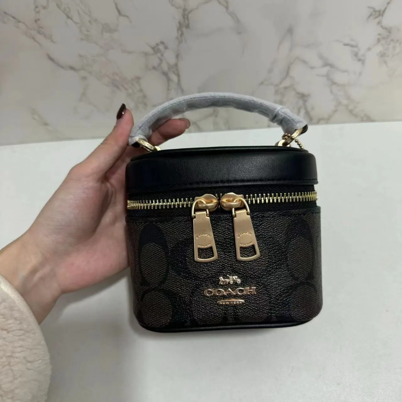 Coach 迷你包 说一定是来装东西的～ 化妝包 便携收納款