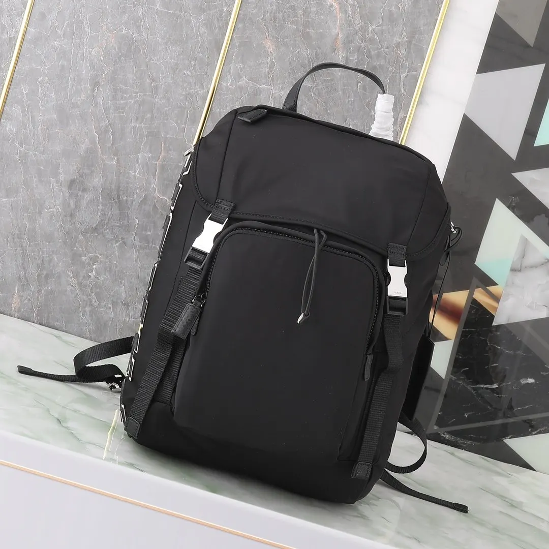 Prada 尼龍 最新 雙肩包 实用雙肩款