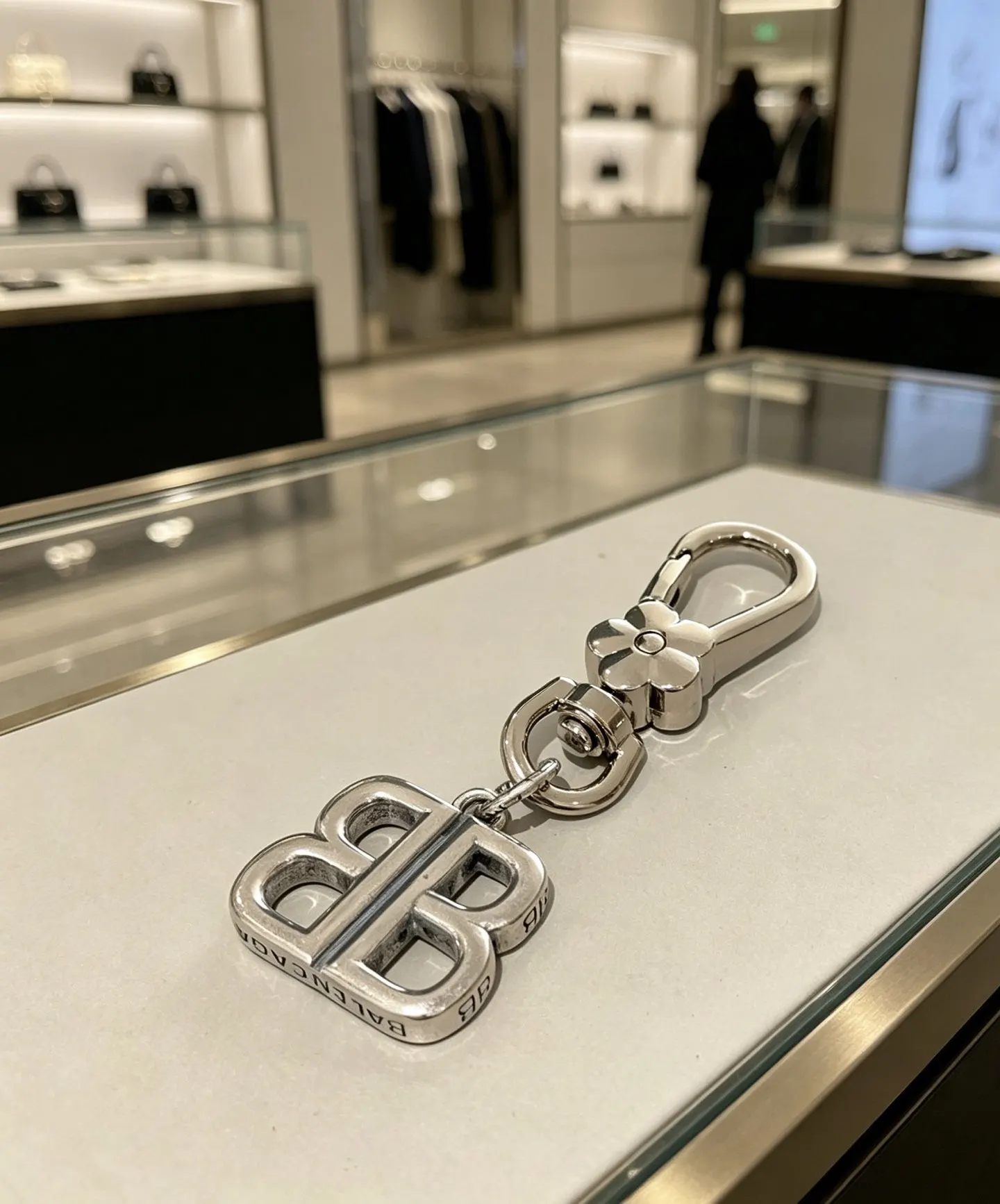 Balenciaga 包包掛件 精致搭配款