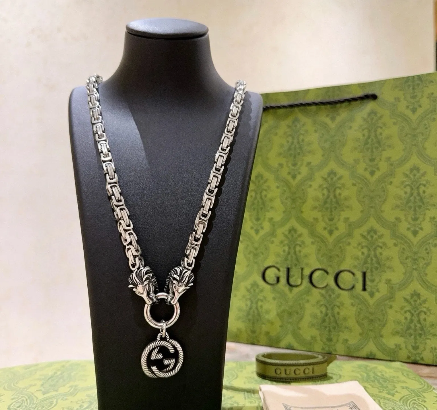 Gucci 鏈條包 單肩斜挎款