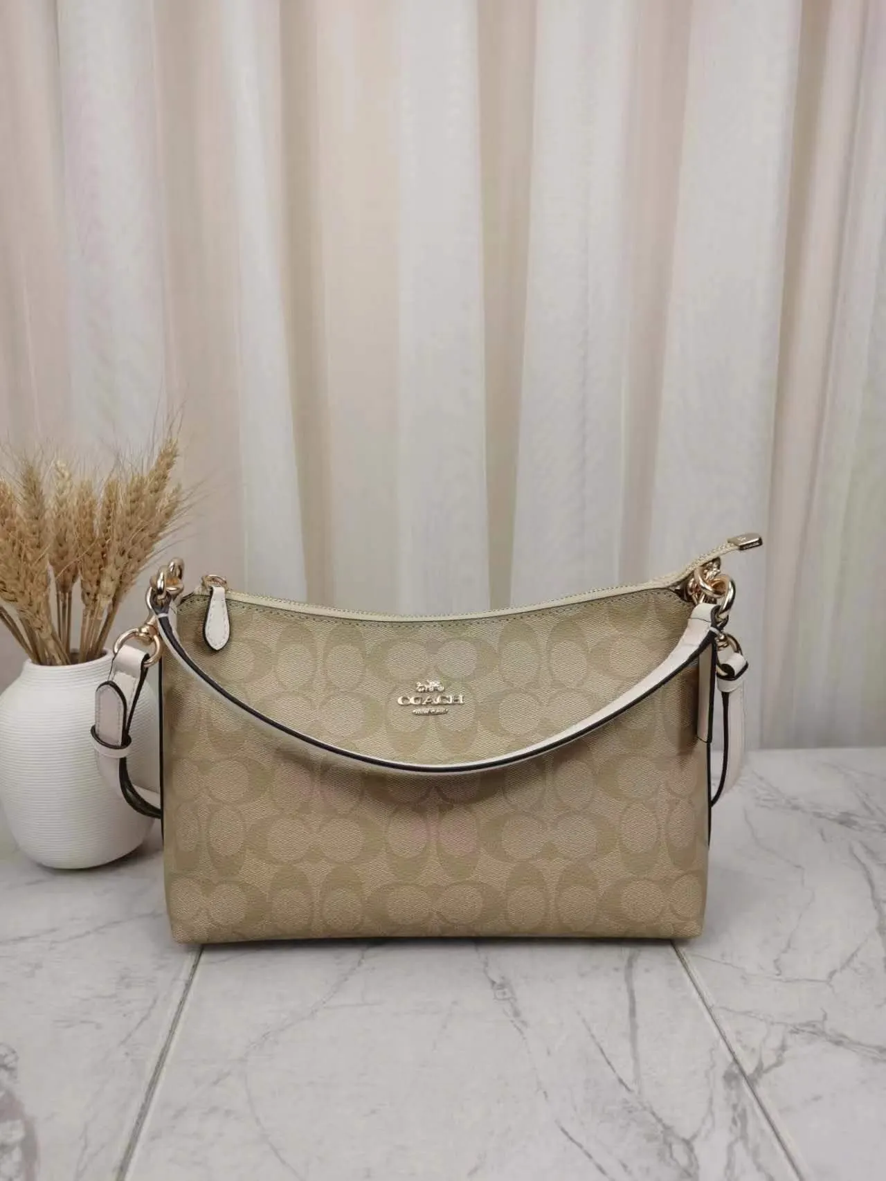Coach 白色 斜挎包 轻便斜挎款
