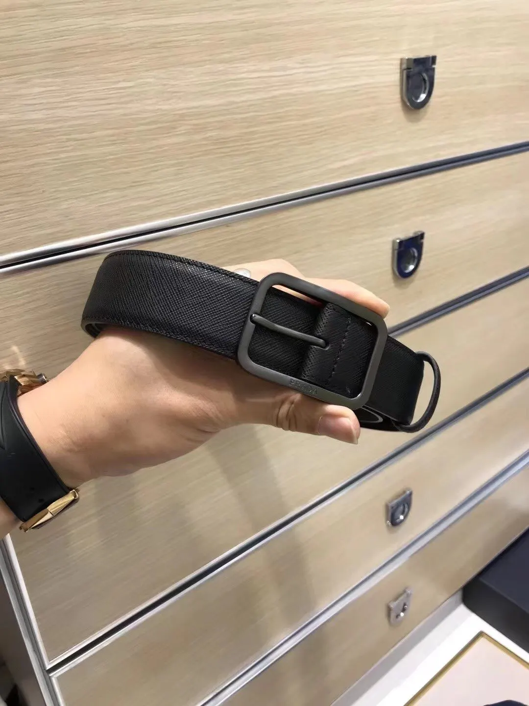 PRADA 牛皮 腰帶 通勤搭配款