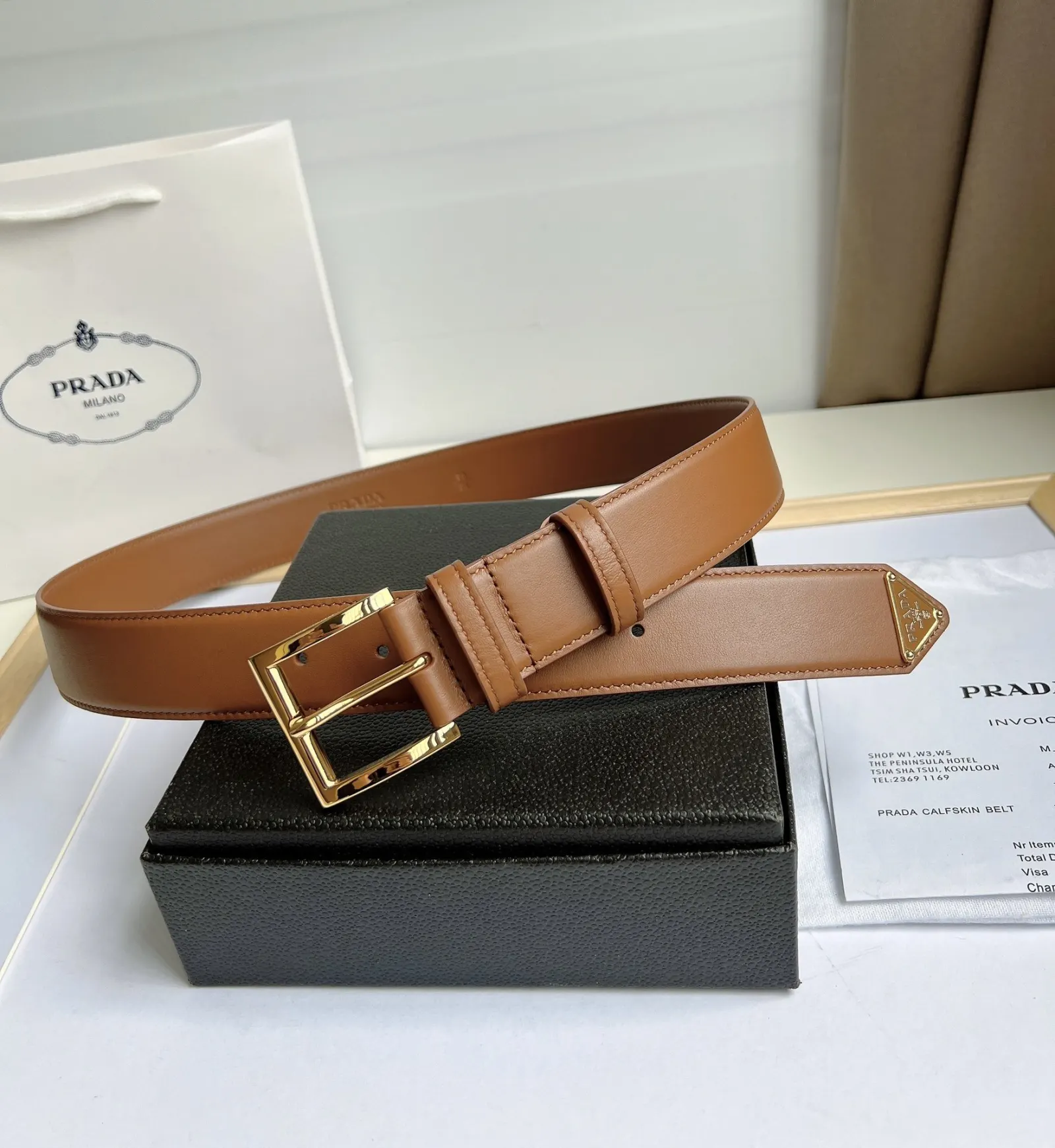 PRADA 皮革 三角标 腰帶 通勤搭配款