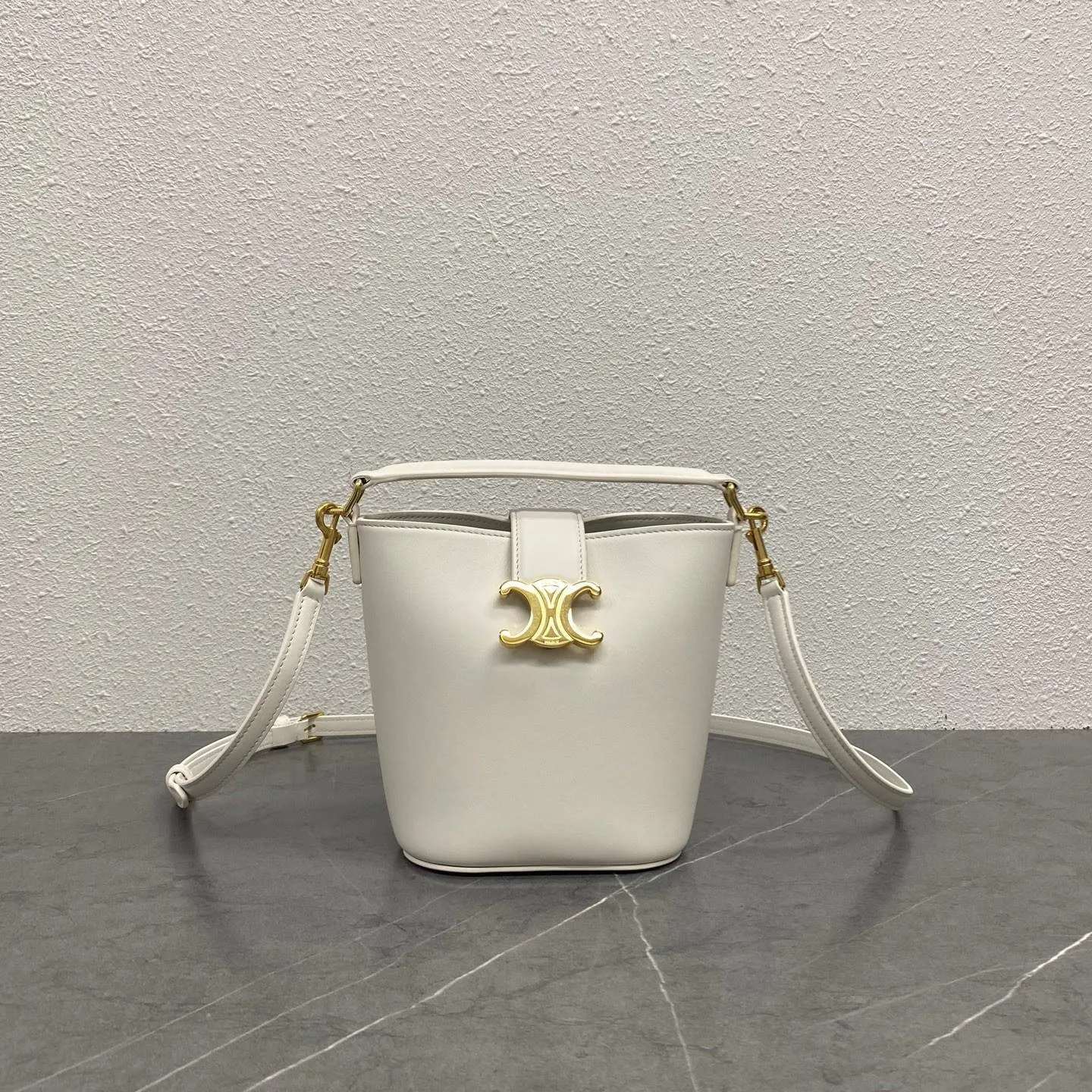 白色 金色 小牛皮 CE家 mini桶包 Louise 采 水桶包 休閒水桶款