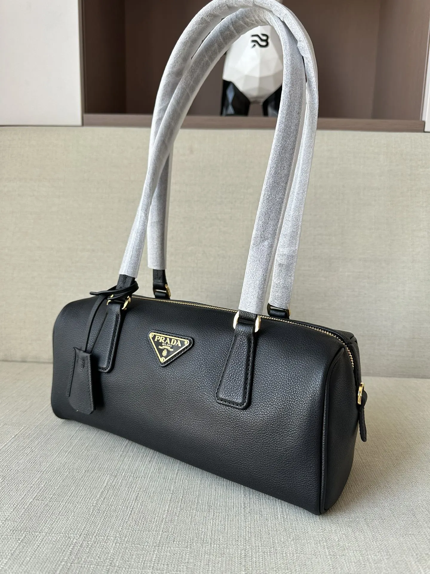 Prada 金色 牛皮 意大利进口牛皮 单肩包 日常单肩背款