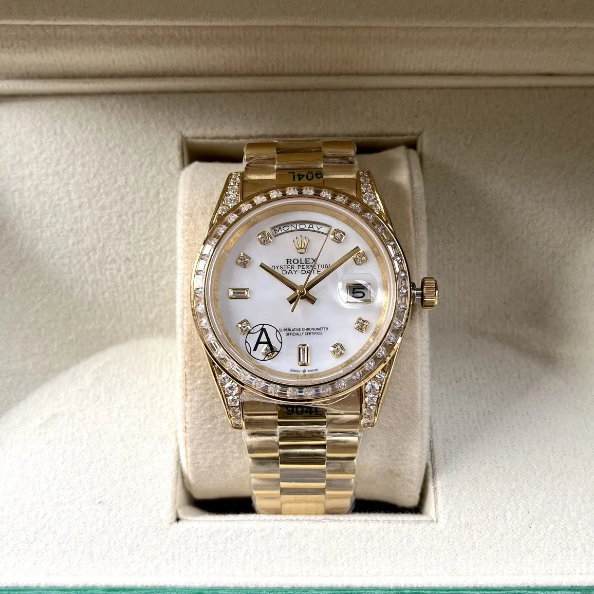 Rolex 品控 每一个腕表出品都经QC员严格检查 校对后 手錶 經典腕表款