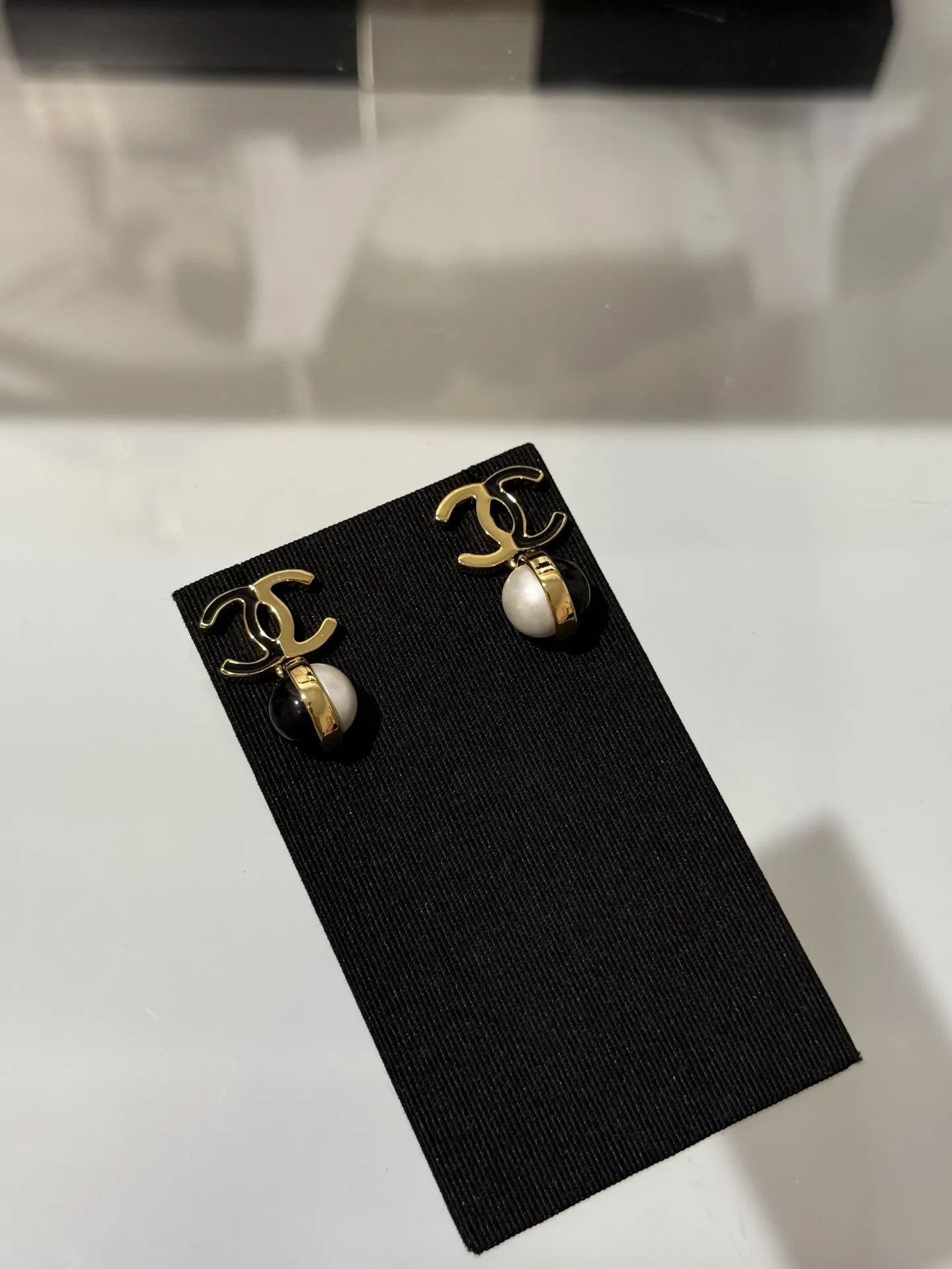 Chanel 黑金 拼色 珍珠 珐琅 耳环 优雅耳饰
