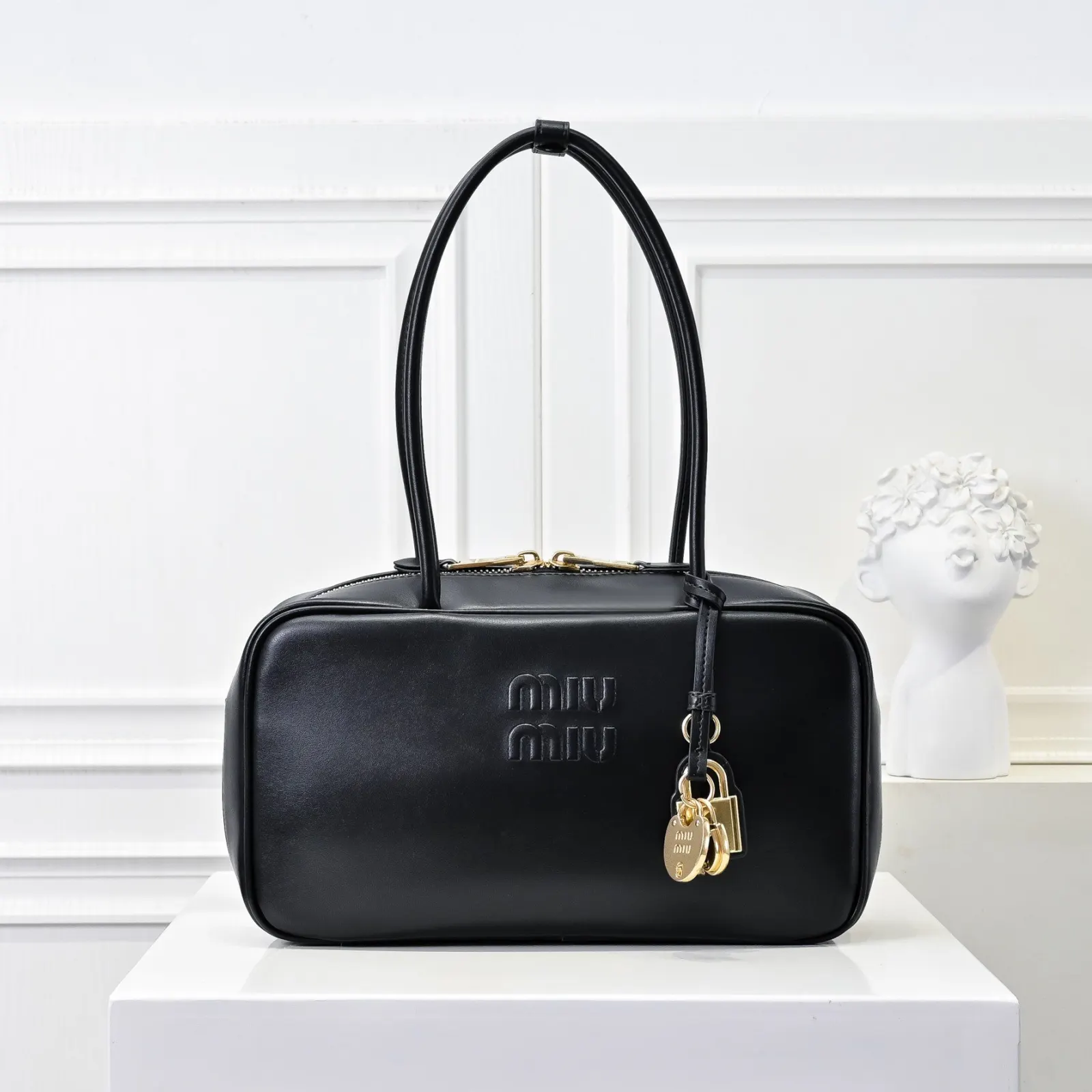 Miu 牛皮 中号MiuMiu 中号挂饰款公文 公文包 商務通勤款