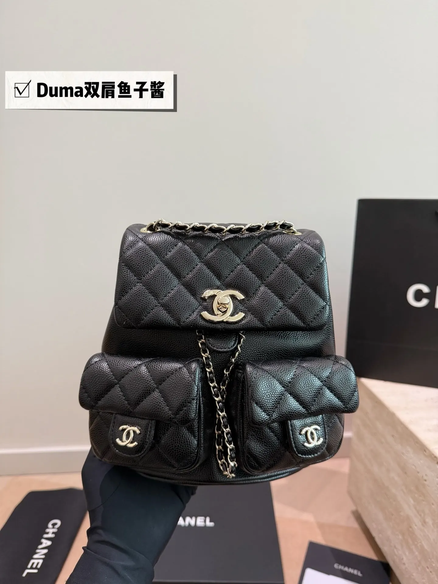 白色 金色 Duma 雙肩包 鱼子酱 浅金色五金 簡約优雅超有辨 实用雙肩款