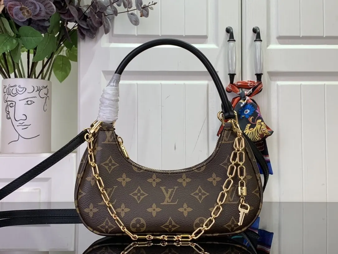 Chain Bag Leather