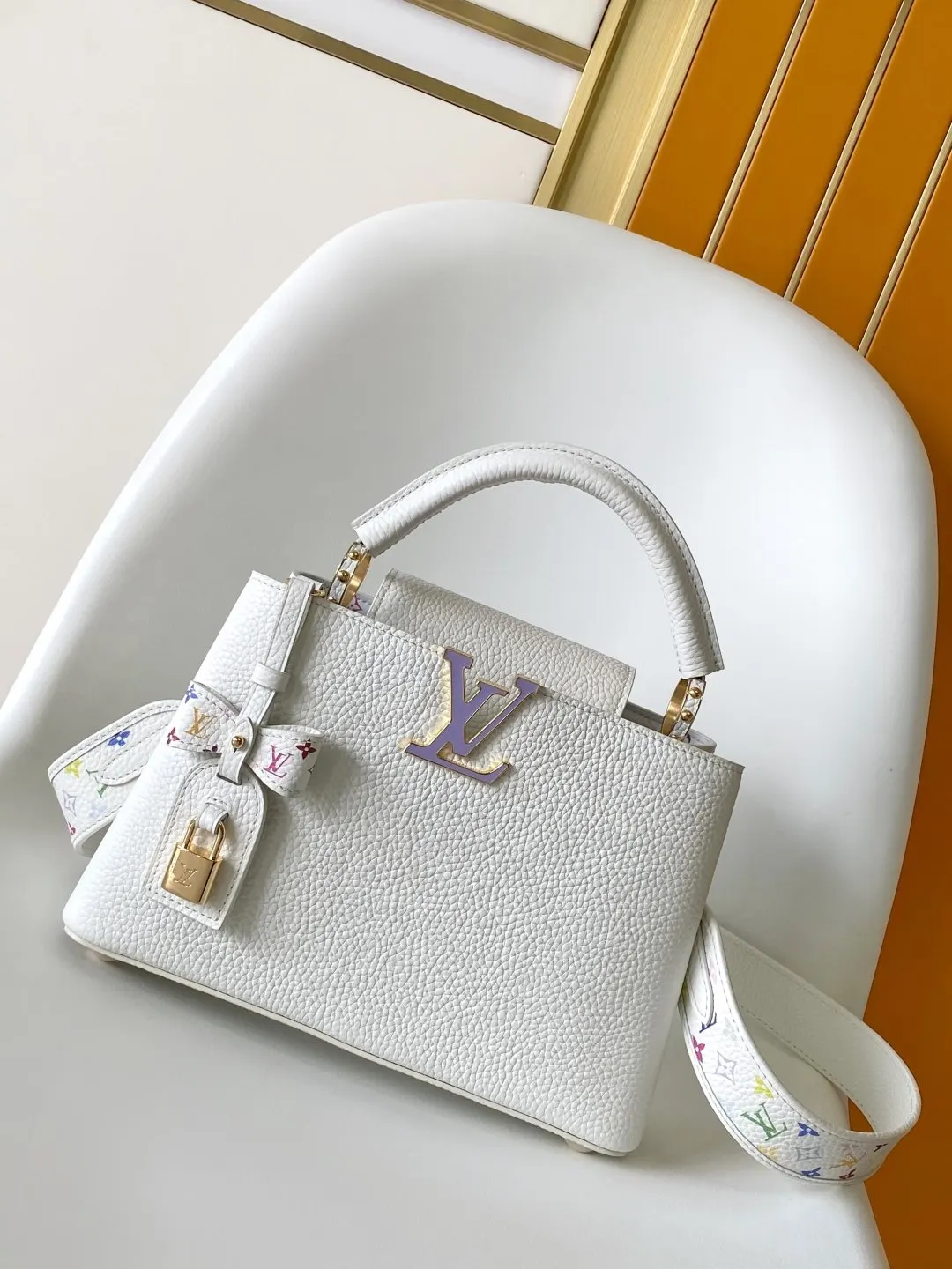 LV Capucines 黑色 白色 牛皮 收納包 旅行收納款
