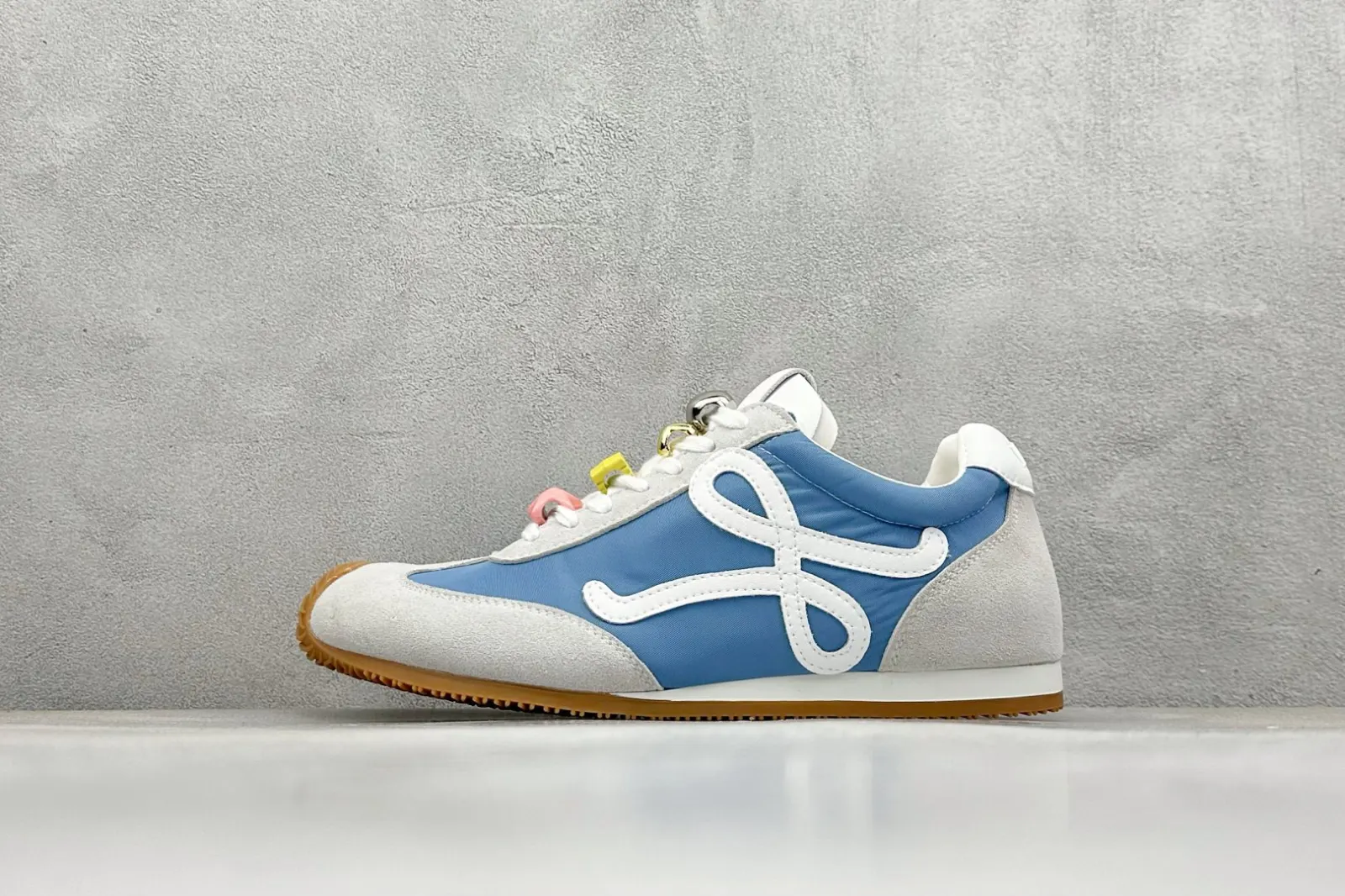Loewe RUNNER SNEAKERS 平底鞋 通勤约会款