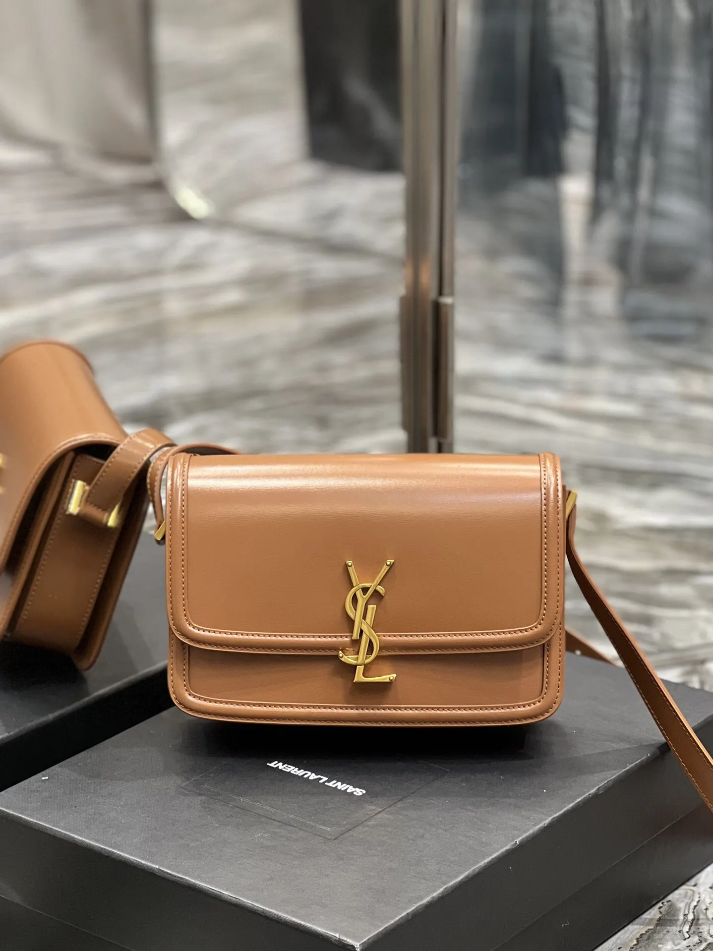 Crossbody Bag Lightweight Leather