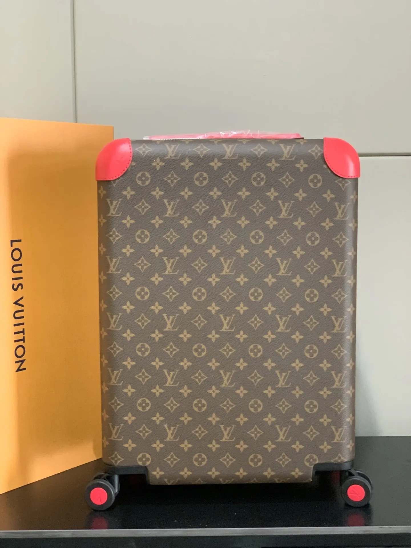 灰色 银色 拉杆真皮包裹 行李箱 旅行拉杆款 轻便出行款