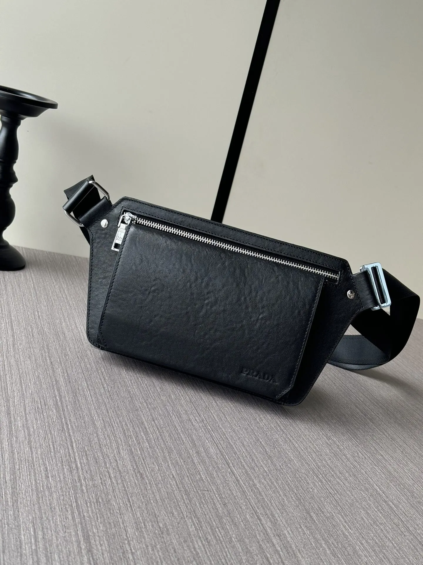 Prada 黑色 小牛皮 腰包 休闲腰包款