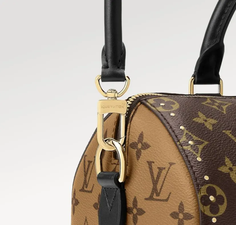 LV 牛皮 Trunk 系列迎来本款 Sedy 斜挎包 轻便斜挎款