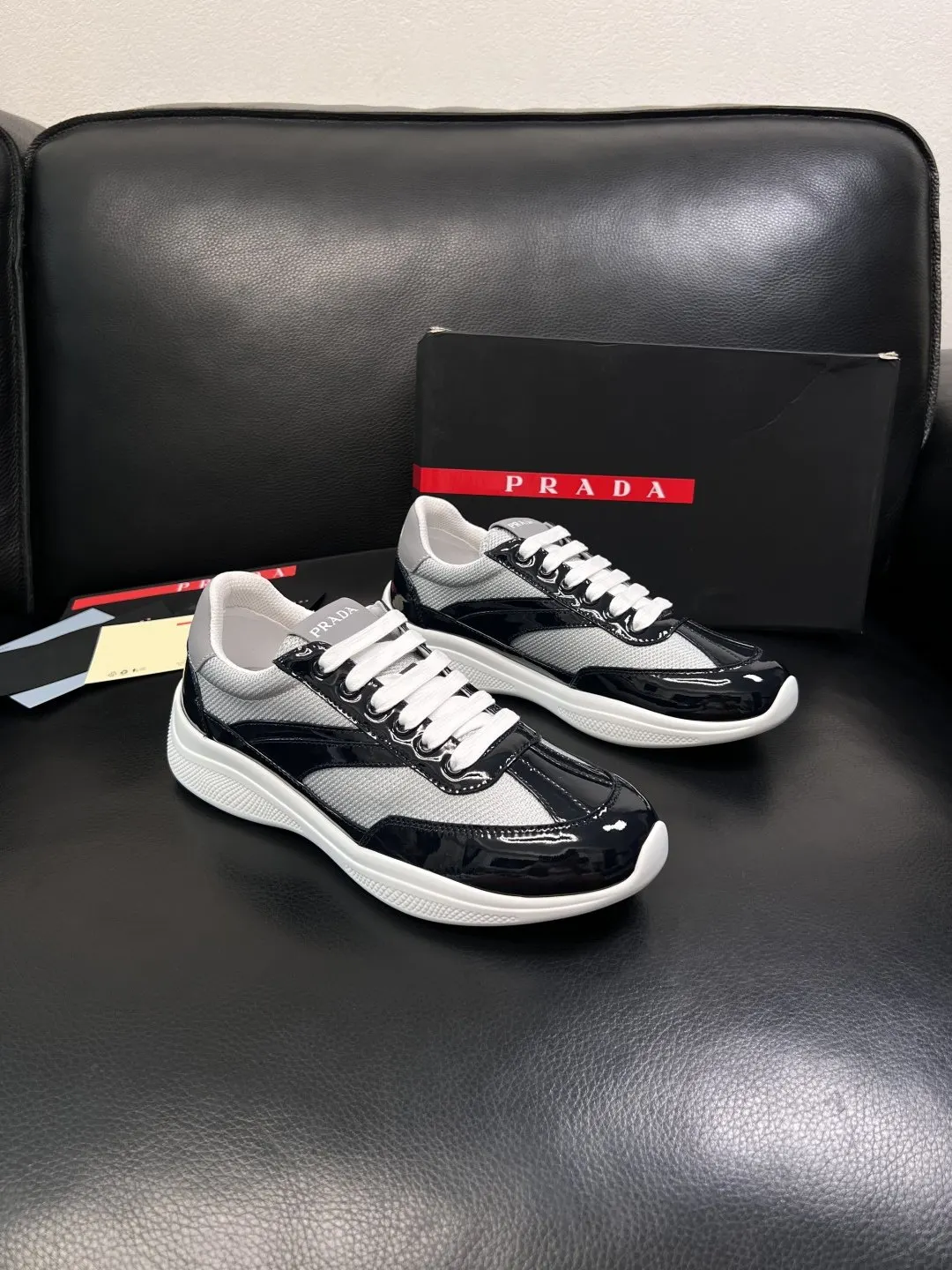 PRADA 牛皮 休閒鞋 舒適百搭款