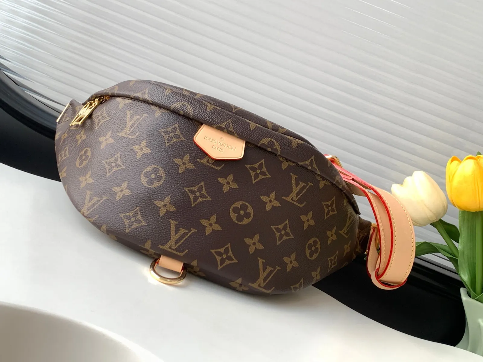 LV 金色 牛皮 腰包 休閒腰包款