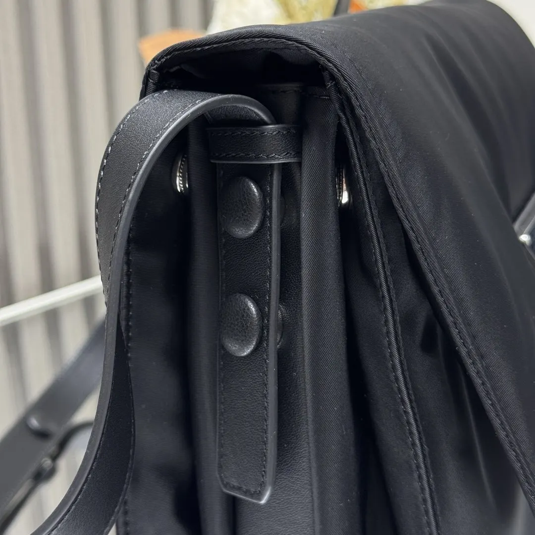 尼龙 邮差包 中号 单肩包甄独特加 斜挎包 轻便斜挎款