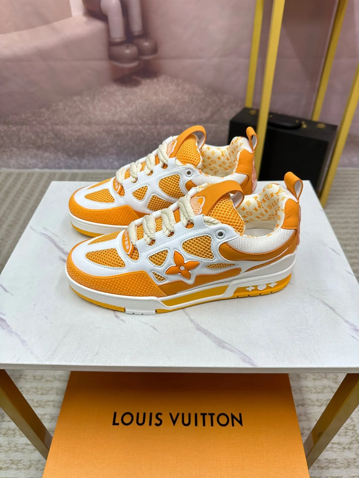 LV Casual Versatile