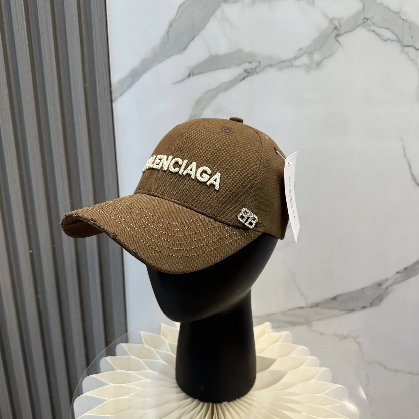 Balenciaga 棒球帽 精致搭配款