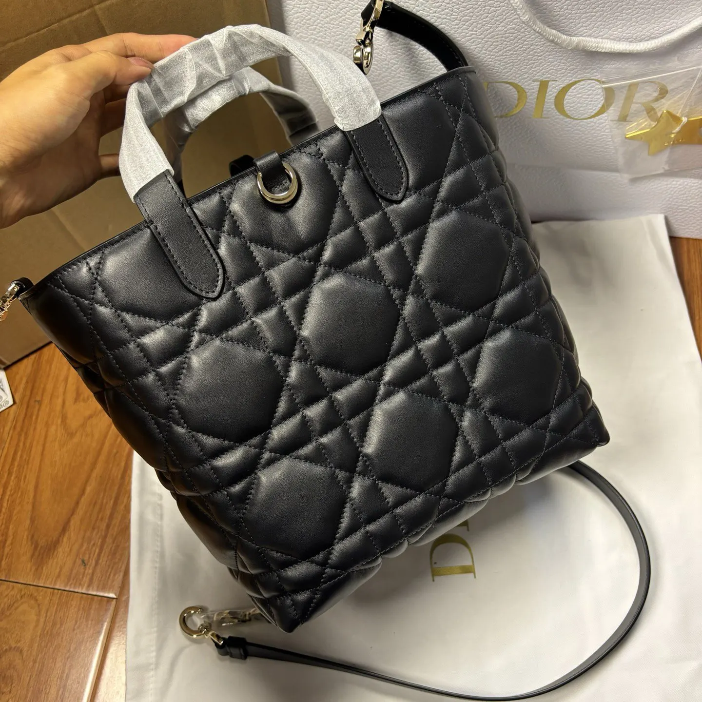 Dior 黑色 牛皮 中号 Toujours 竖版手袋 黑色牛皮革超大藤格 托特包 大容量托特款