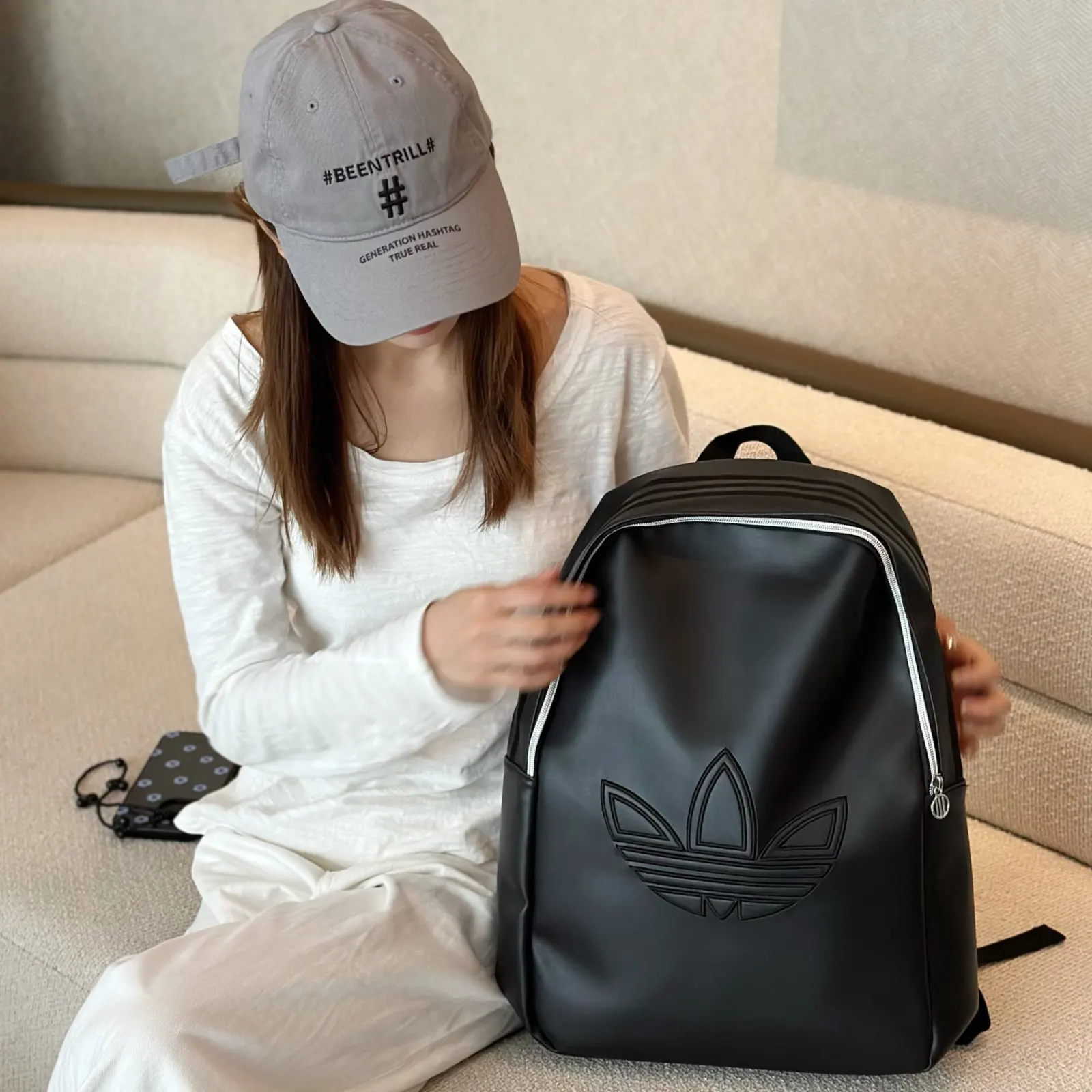 阿迪达斯Adidas双肩包单肩包学生书包 实用双肩款