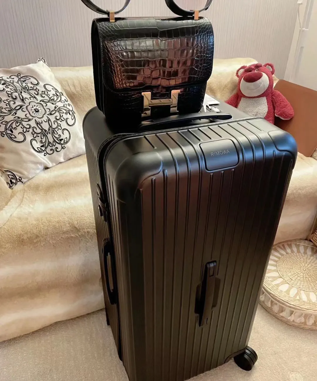 黑色 白色 Essential 系列 原Salsa的 行李箱 旅行拉杆款 轻便出行款