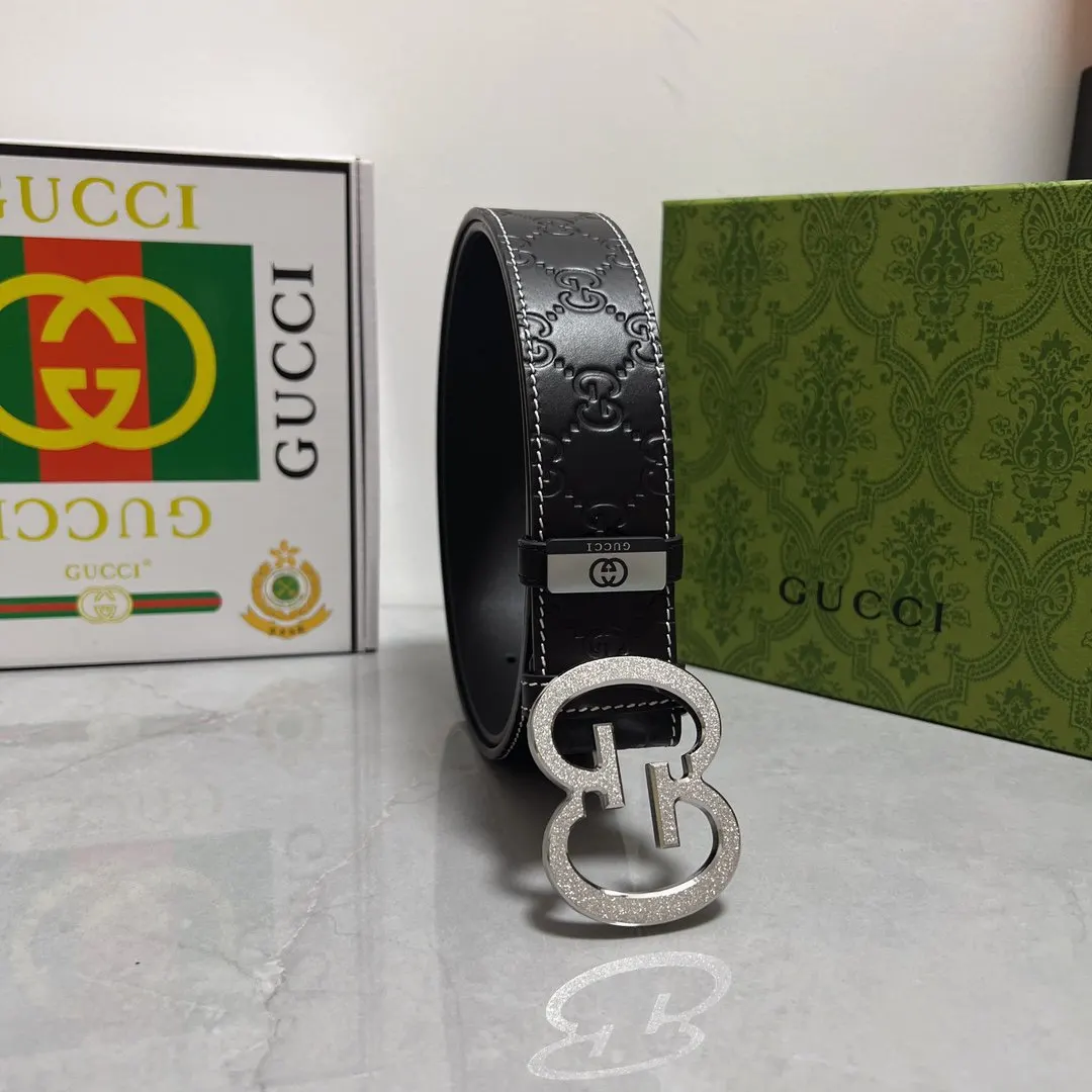 Gucci double G buckle cowhide belt