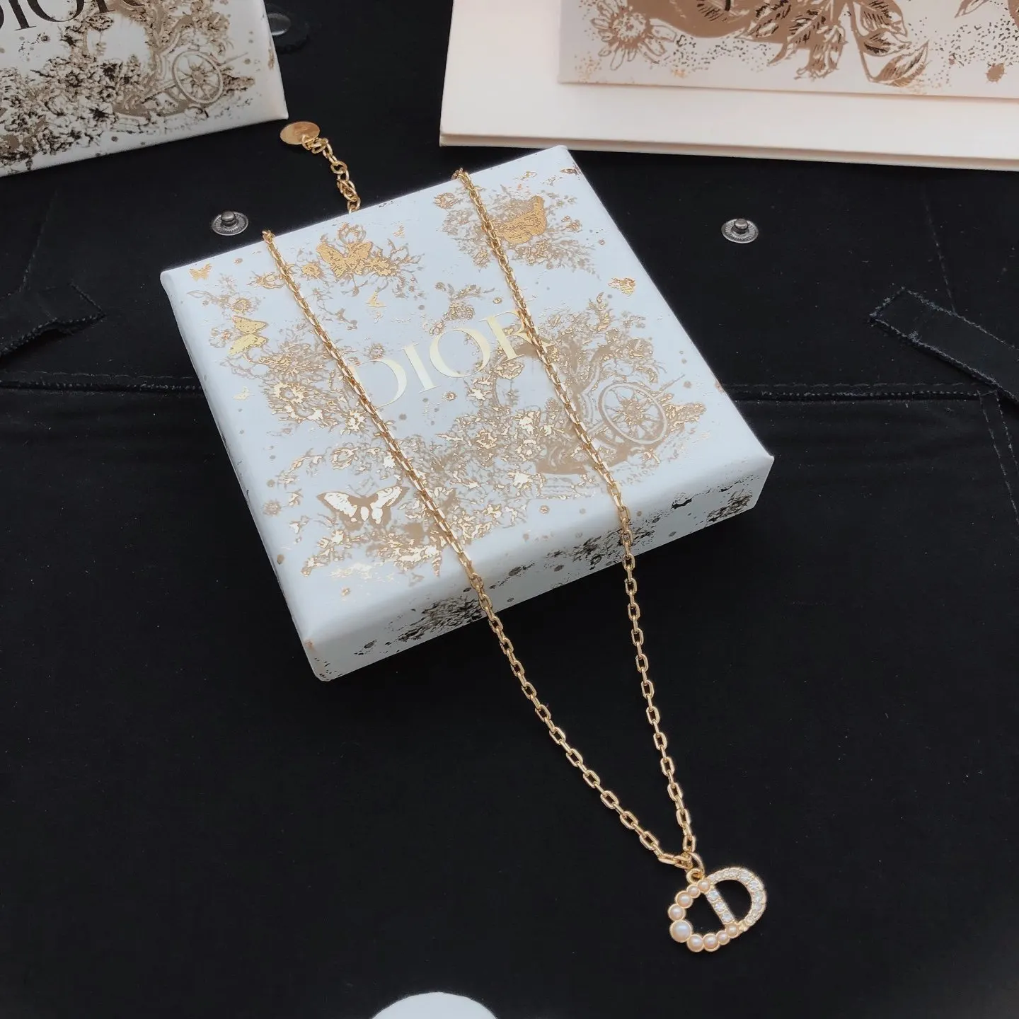 Dior necklace, exquisite accessories