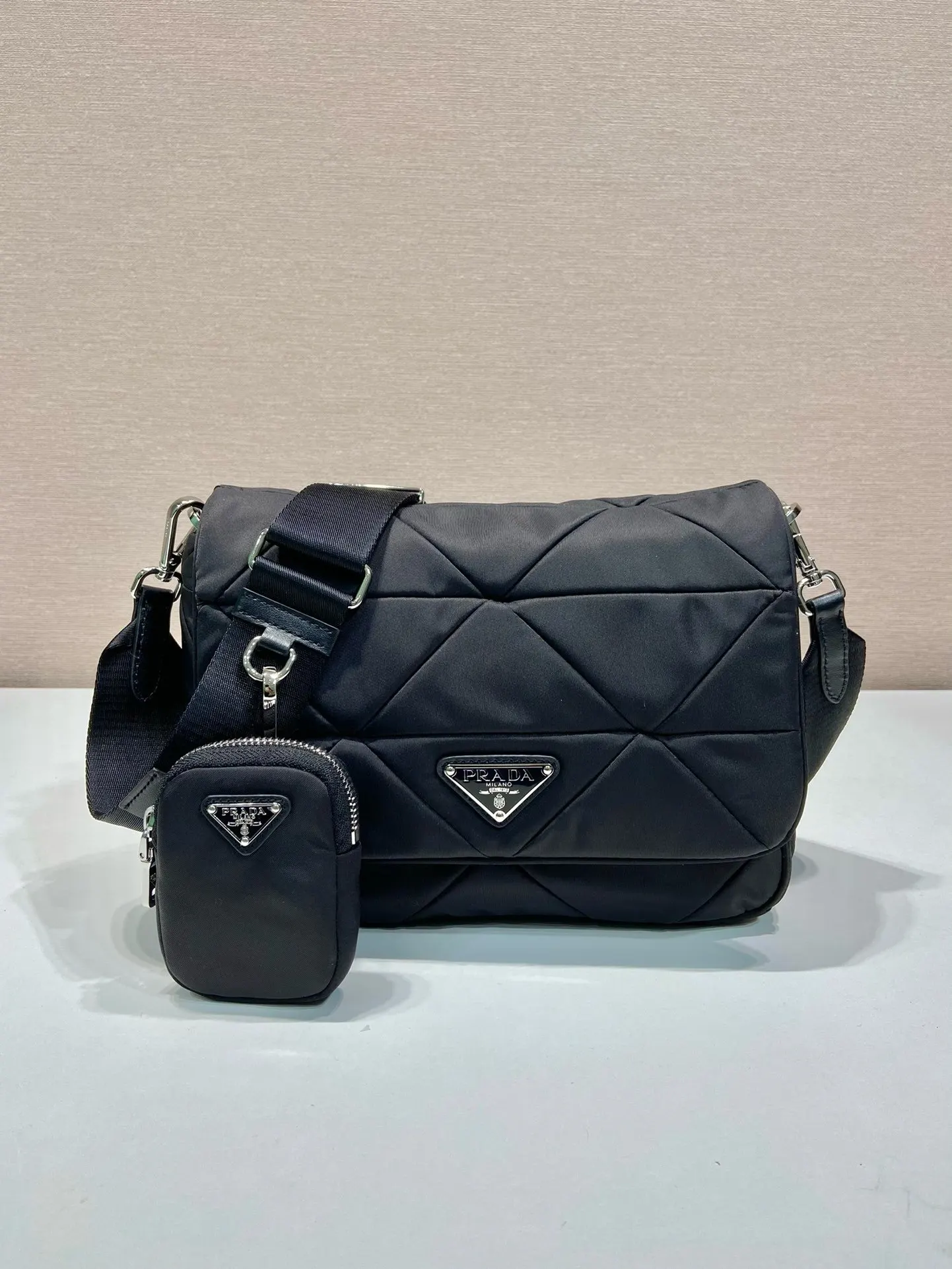 PRADA Re-Nylon尼龍 錢包 日常实用款
