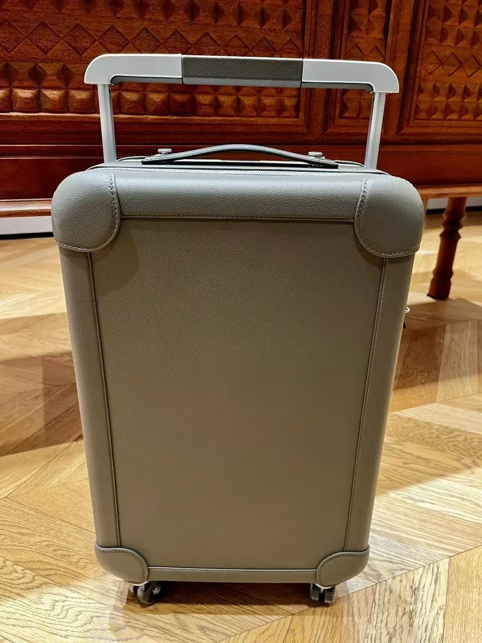Birkin 这是旅行箱的不 应该没人跟我撞款 H家的全皮行 行李箱 旅行拉杆款 輕便出行款