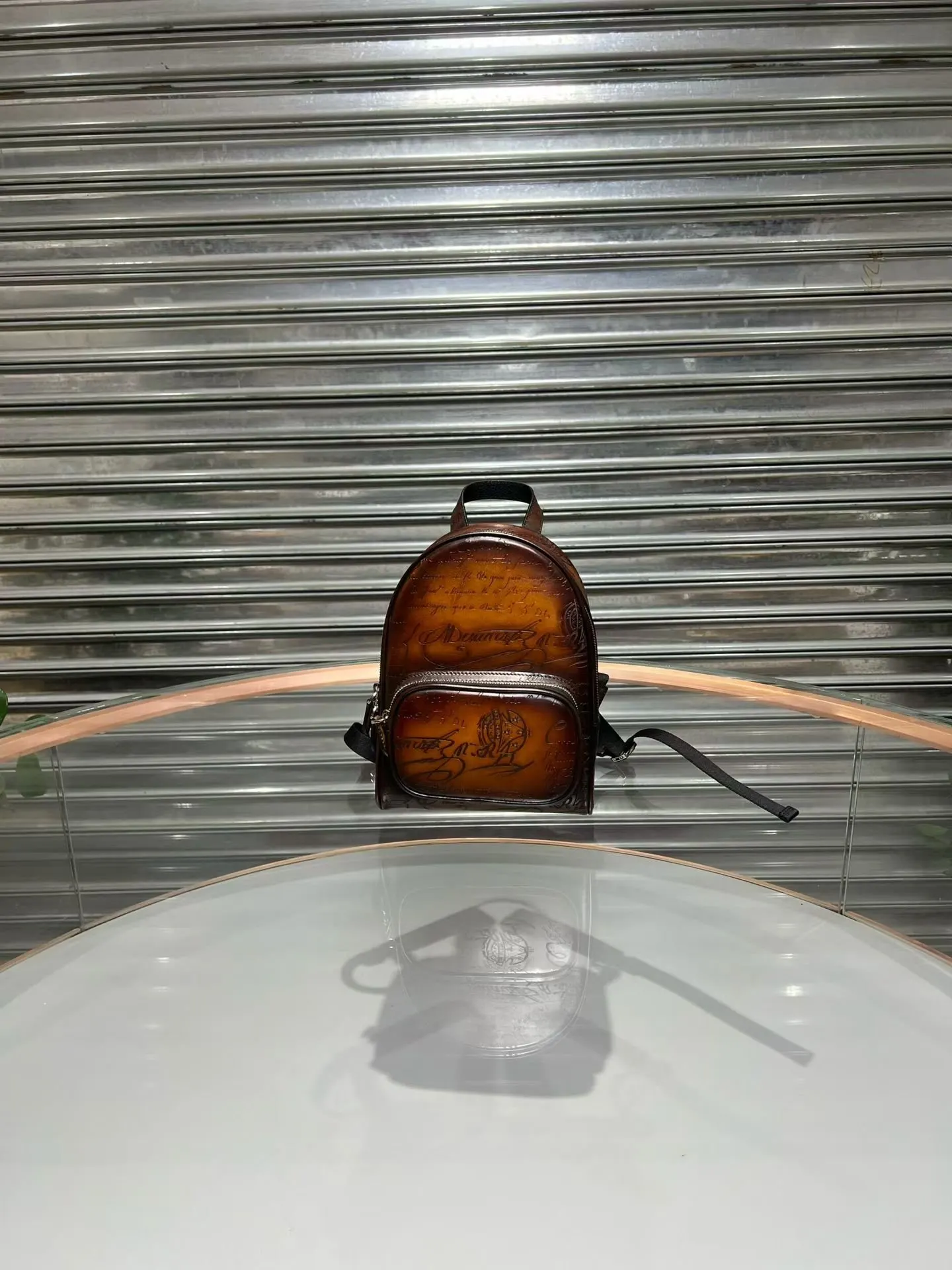 小牛皮 手工擦色不能做出一摸一样的顏色 顏色以实物为准 雙肩包 实用雙肩款