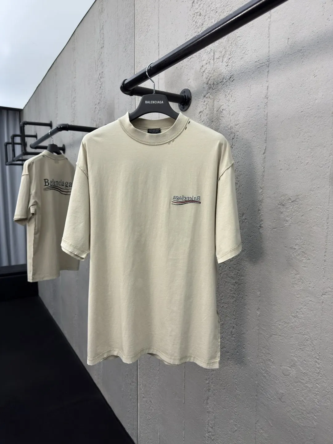 Balenciaga 杏色 短袖T恤 街頭休閒款