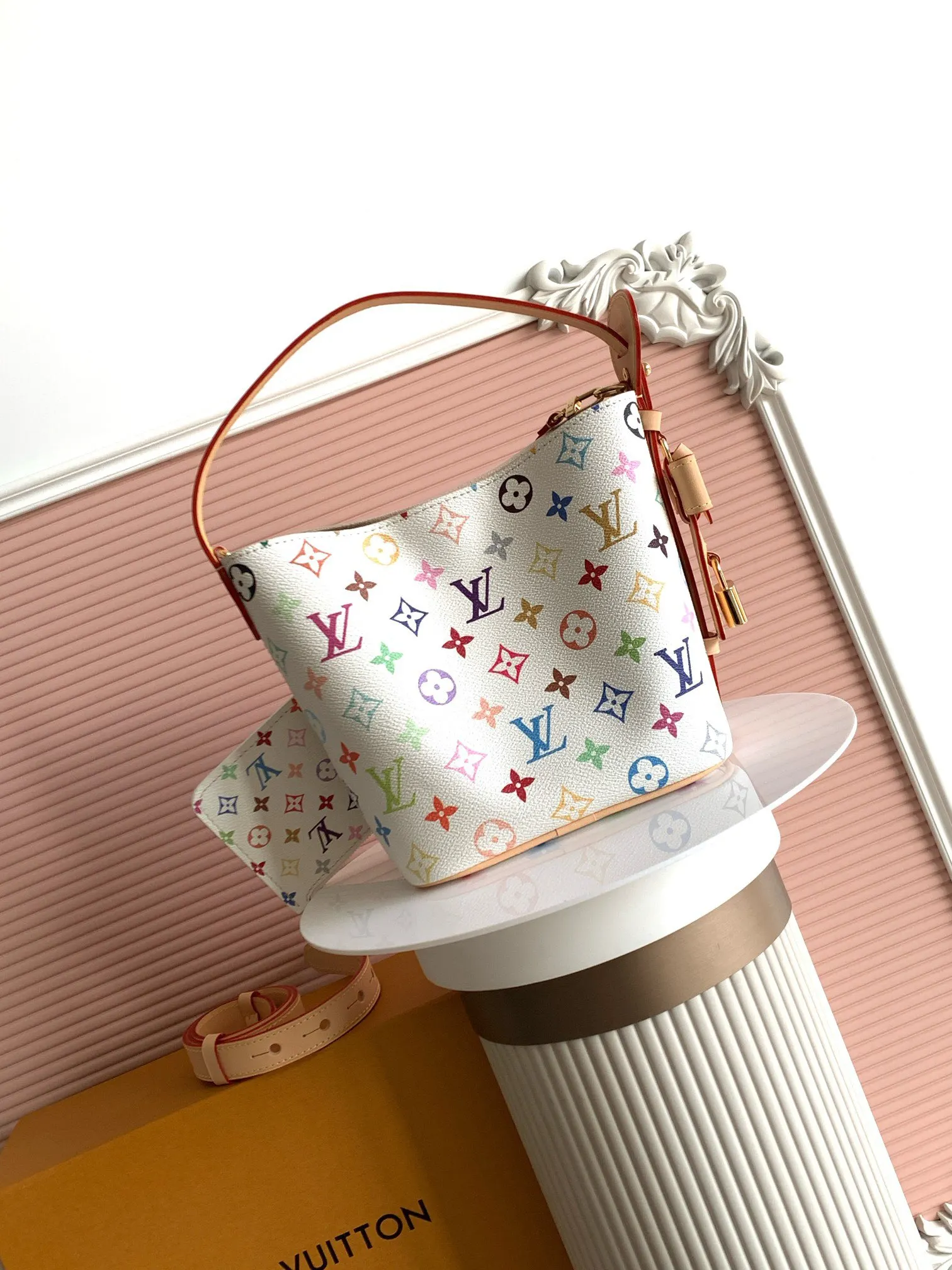 Louis Vuitton Crossbody Bag Lightweight Leather
