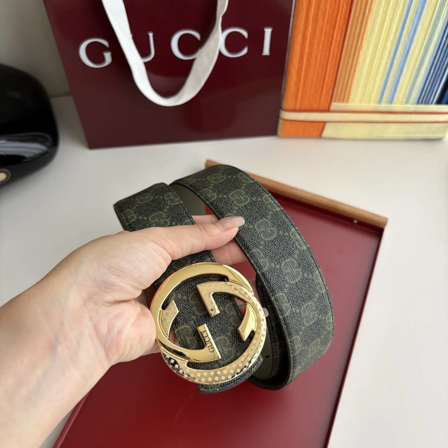 Gucci 雙G扣牛皮腰帶
